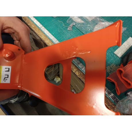 D2445 podporna jekla pod avto 3T z dodatno zavoro