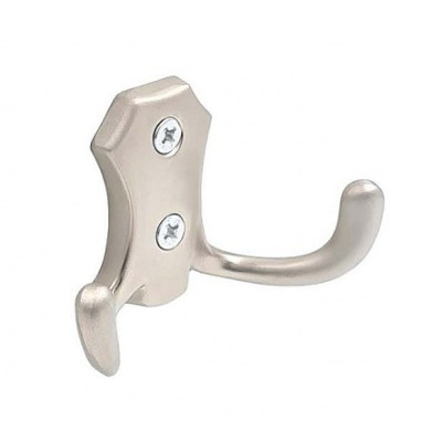 ROMANA polvešiak II je vrhunska notranja kljuka, ki je na voljo v različnih izvedbah, kot so mat črna, satina, polirano jeklo, s